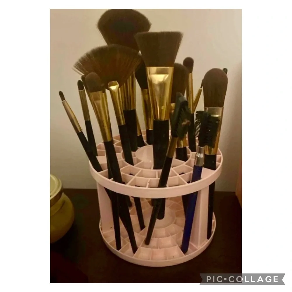 Pink makeup brush storage stand